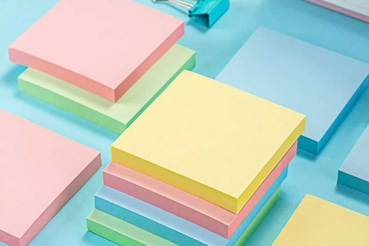 Cara Bikin Habit Tracker Estetik di Meja Belajar Pakai Sticky Notes