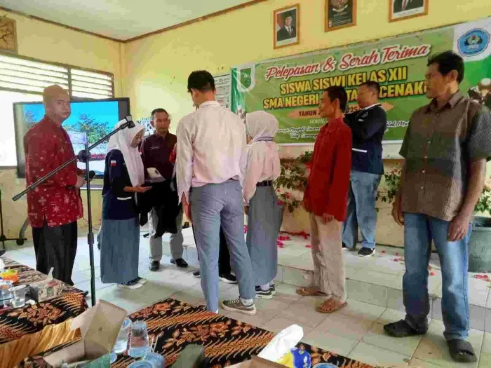 SMAN 1 Batang Cenaku Gelar Pelepasan Alumni Kelas XII - 9 Murid Lulus Melalui Jalur SNBP 