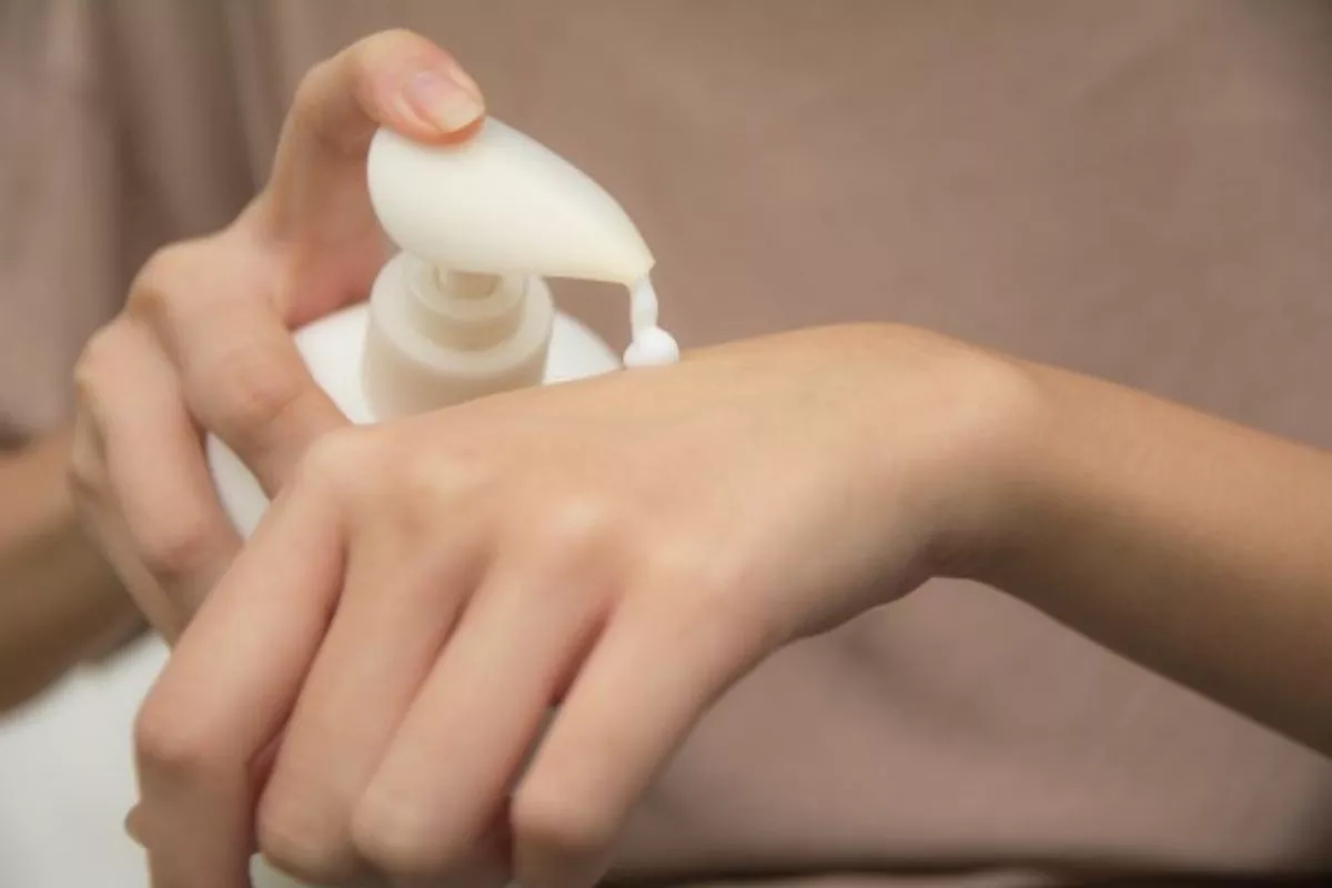 6 Efek Samping Menggunakan Body Lotion yang Mengalami Oksidasi pada Kulit