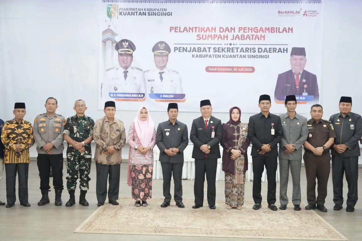 Muradi Resmi Dilantik Jadi Pj Sekda Kuansing, Muklisin Tekankan Integritas dan Pelayanan Publik