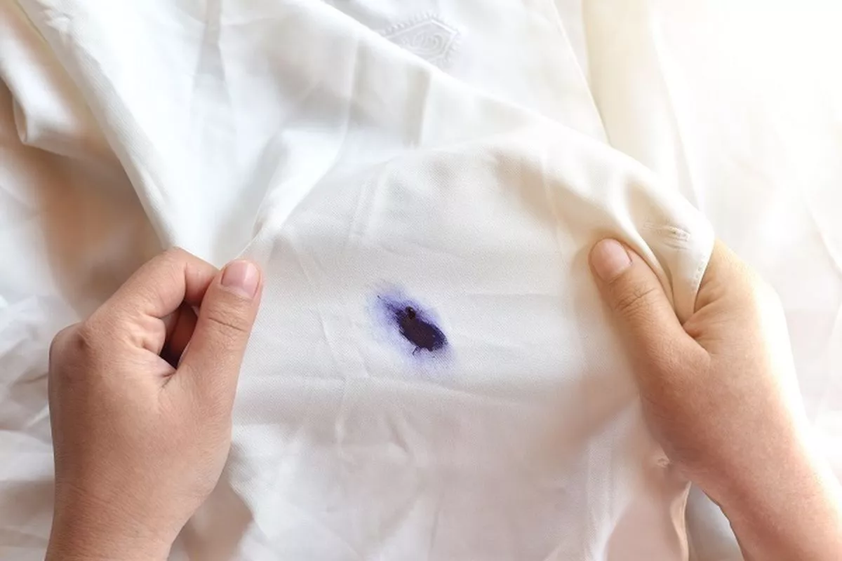 Cara Ampuh Menghilangkan Noda Tinta Pulpen dan Spidol di Baju