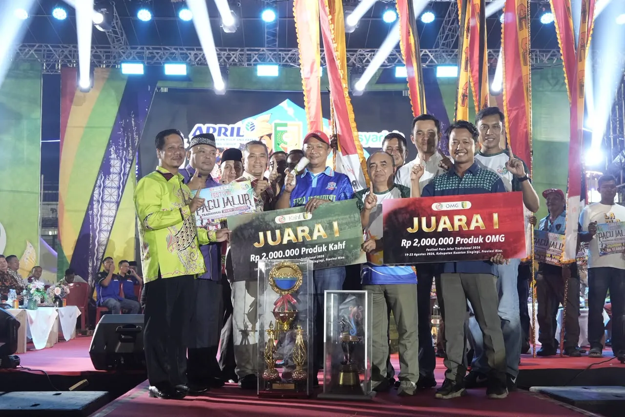 Bukan Hanya Sang Juara, Pelaku Seni Pacu Jalur Juga Diganjar Penghargaan di Penutupan KEN 2026