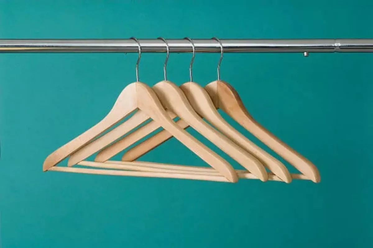 Panduan Lengkap Cara Memilih Jenis Hanger untuk Berbagai Jenis Baju
