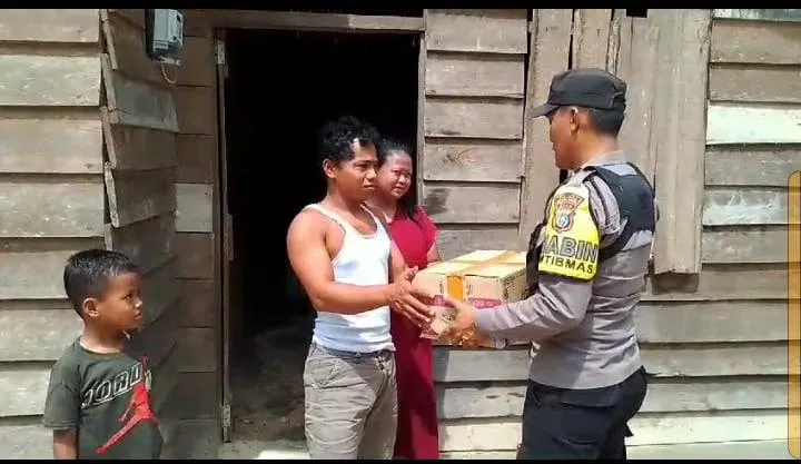 Jumat Barokah Polsek Singingi, Salurkan Sembako Untuk Warga Kurang Mampu di Kecamatan Singingi
