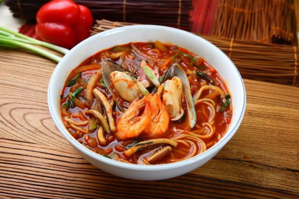 Resep Jjampong Halal ala Korea: Gurih, Pedas, dan Autentik