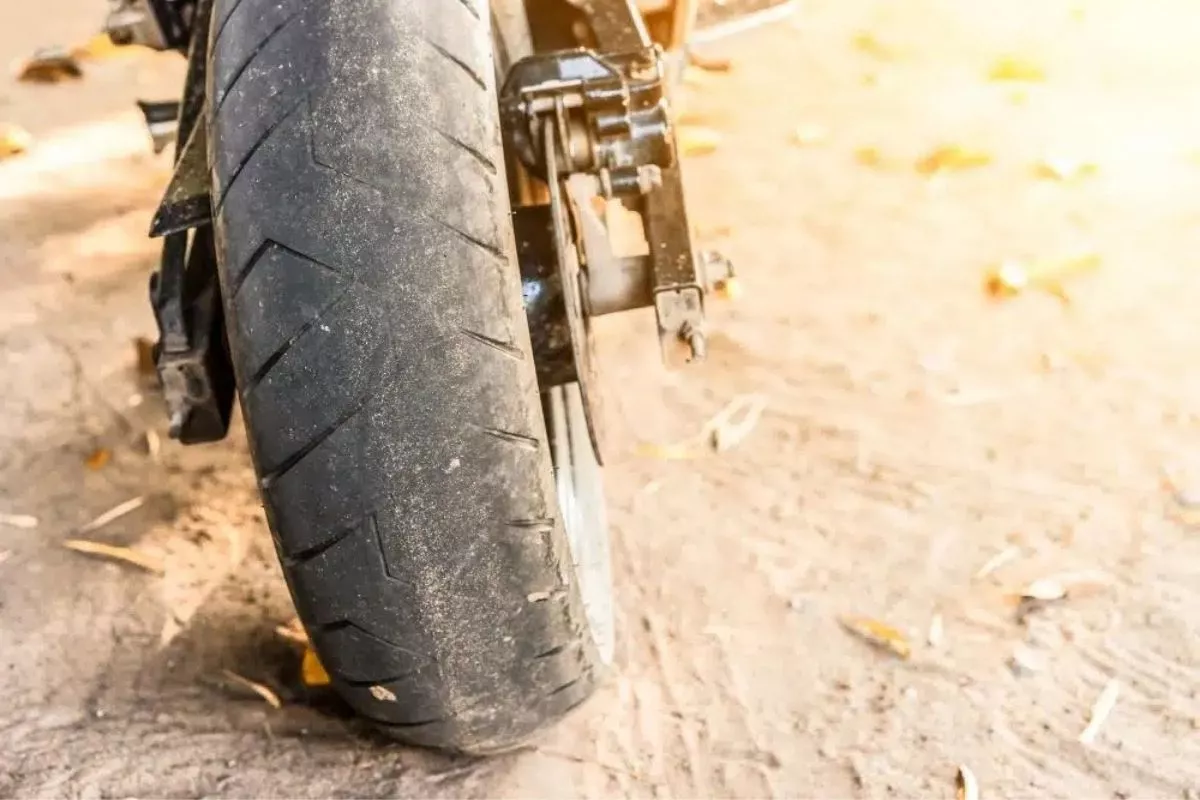 Kenali Ciri-ciri Ban Motor Mulai Aus, Perlu Diperhatikan Sebelum Berkendara
