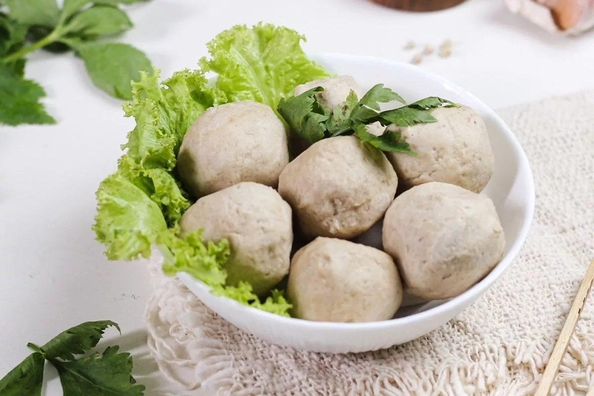 Cara Membuat Bakso Sapi Campur Ayam dengan Blender, Kenyal!