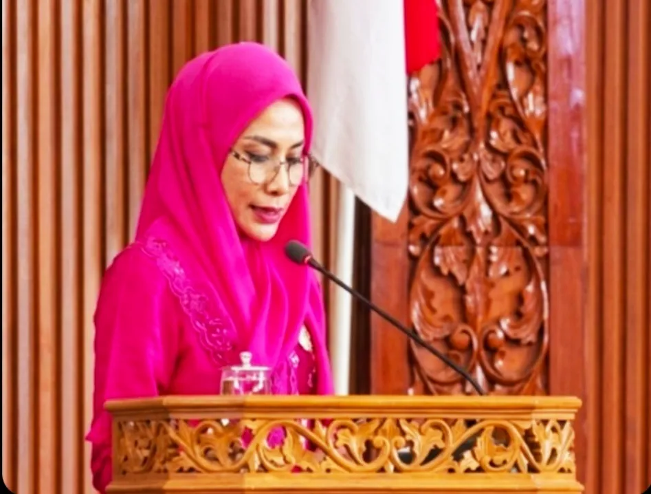 Ketua Fraksi PDI Perjuangan DPRD Kota Depok, Hj. Indah Ariani, S.H., Sampaikan Kenaikan Pendapatan Daerah APBD 2026 Harus Berdampak ke Masyarakat