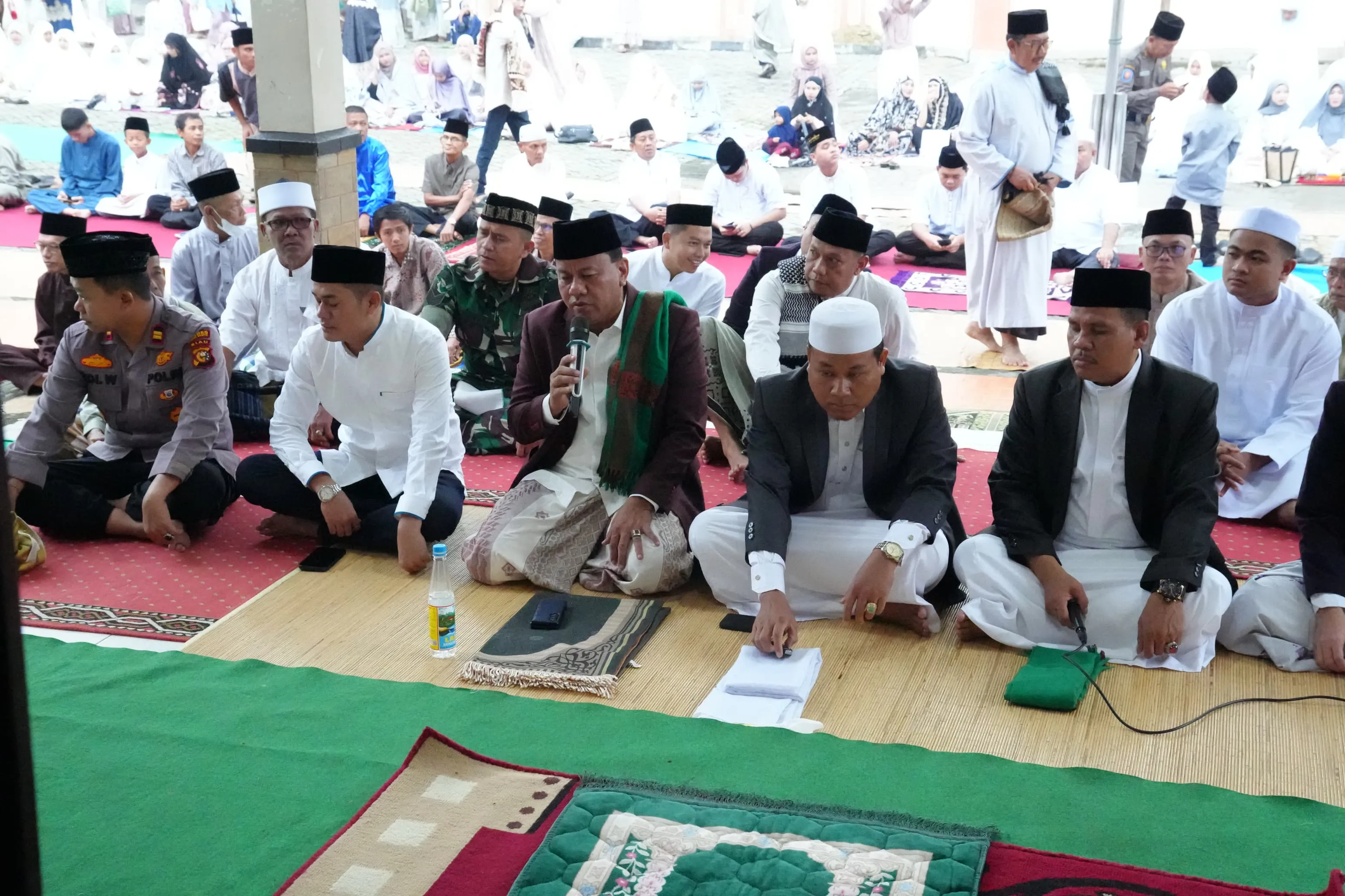 Idulfitri di Kuantan Hilir, Bupati Suhardiman Ajak Warga Perkuat Kepedulian dan Ukhuwah