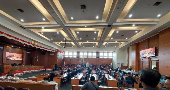 Rapat Paripurna DPRD Kota Depok Mengesahkan Pokir Tahun 2027