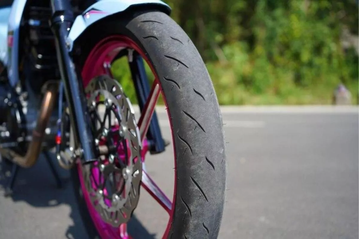 Penyebab Utama Ban Motor Cepat Tipis Selain Faktor Pemakaian Normal