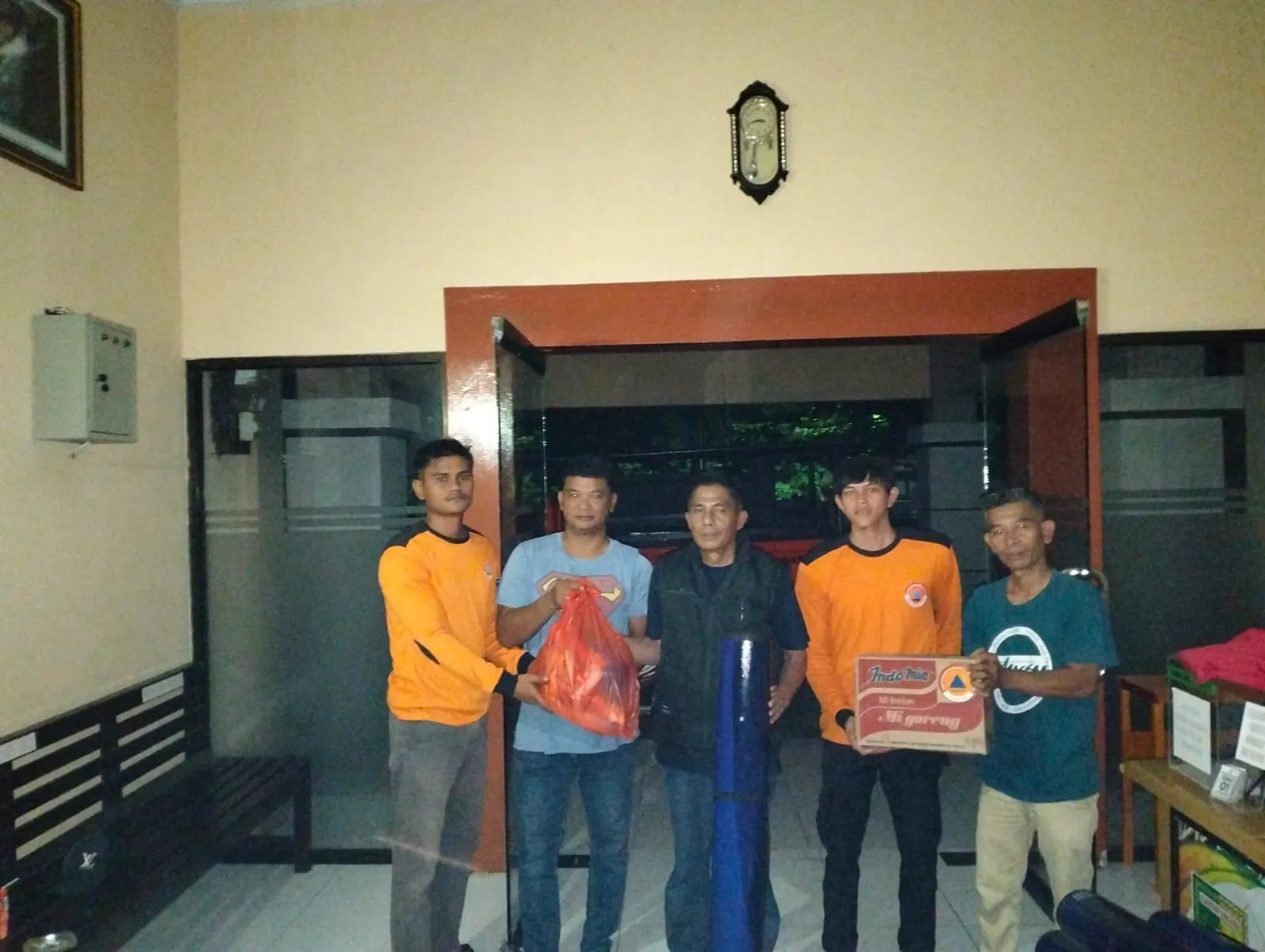 Banjir Rendam 40 Rumah di Hulu Kuantan, Bupati Suhardiman Gerak Cepat Salurkan Bantuan