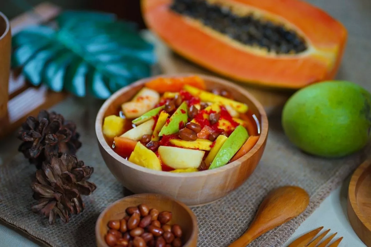Tips Menyimpan Asinan Buah di Kulkas Agar Tetap Segar dan Tahan Lama