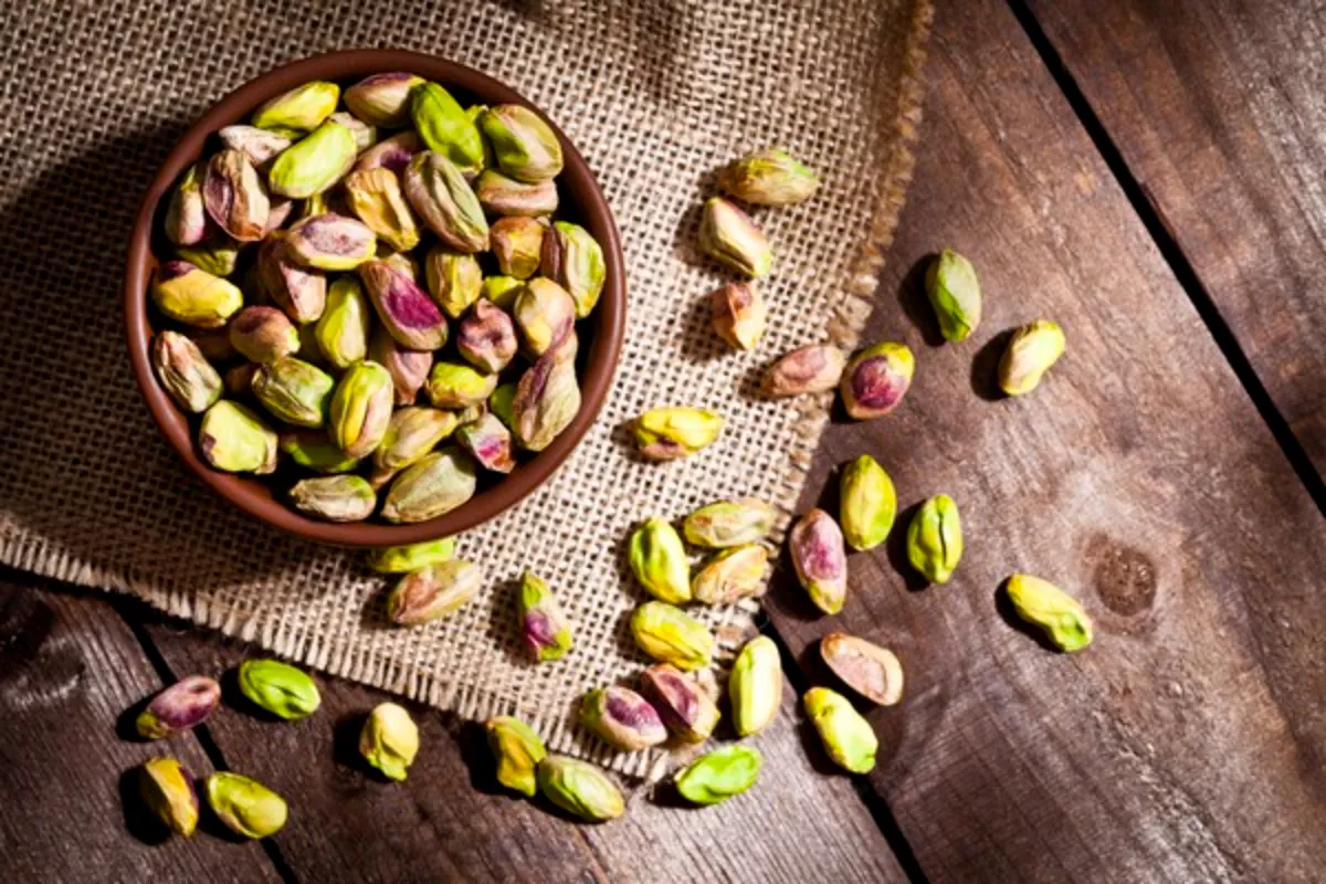 Penjelasan Ilmiah Kenapa Ada Kacang Pistachio Yang Tak Terbuka Sempurna