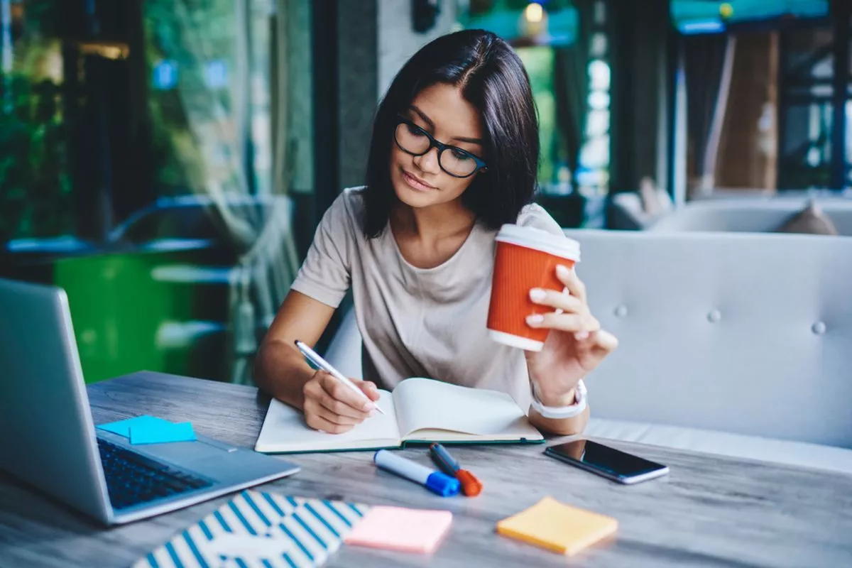 Kupas Tuntas Dunia Freelancer: Skill dan Tips Keuangan 