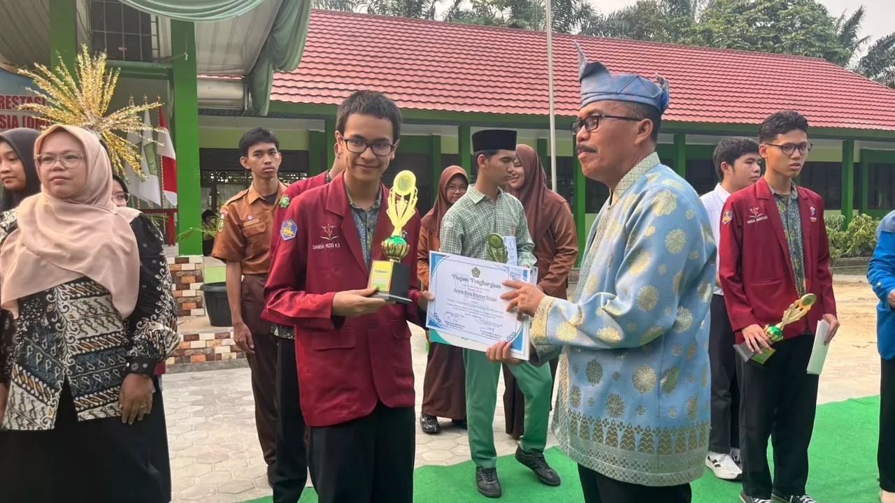 MAN 2 Pekanbaru Masuk Top 10 Madrasah Nasional dengan 449 Prestasi