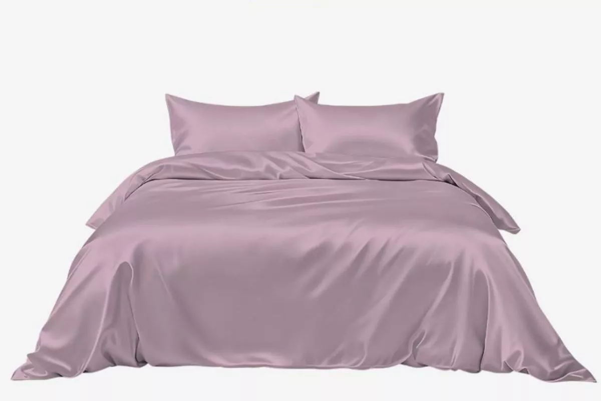 Panduan Lengkap Mengenal Selimut Bahan Silk dan Satin yang Dingin dan Mewah