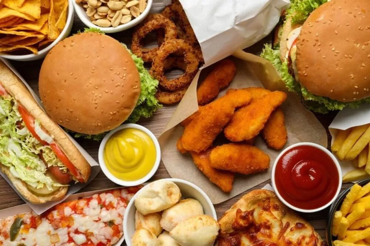Dampak Makanan Cepat Saji bagi Kesehatan Remaja 