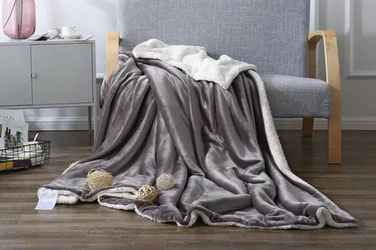 Fleece vs Flanel untuk Selimut Malam: Mana yang Lebih Hangat dan Nyaman?