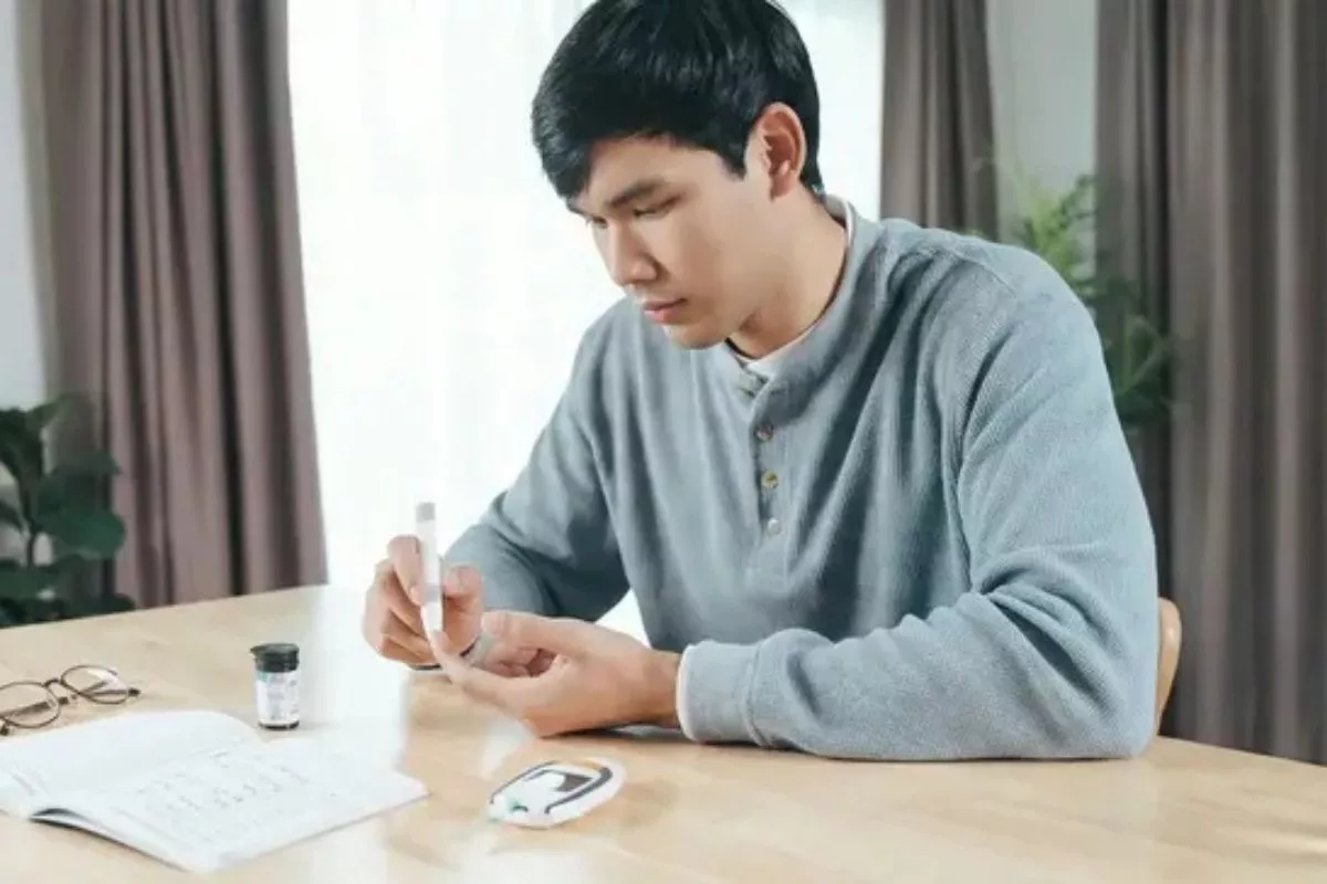 Waspada Gejala Diabetes di Usia Muda, Yuk Cek Gula Darah Gratis! 