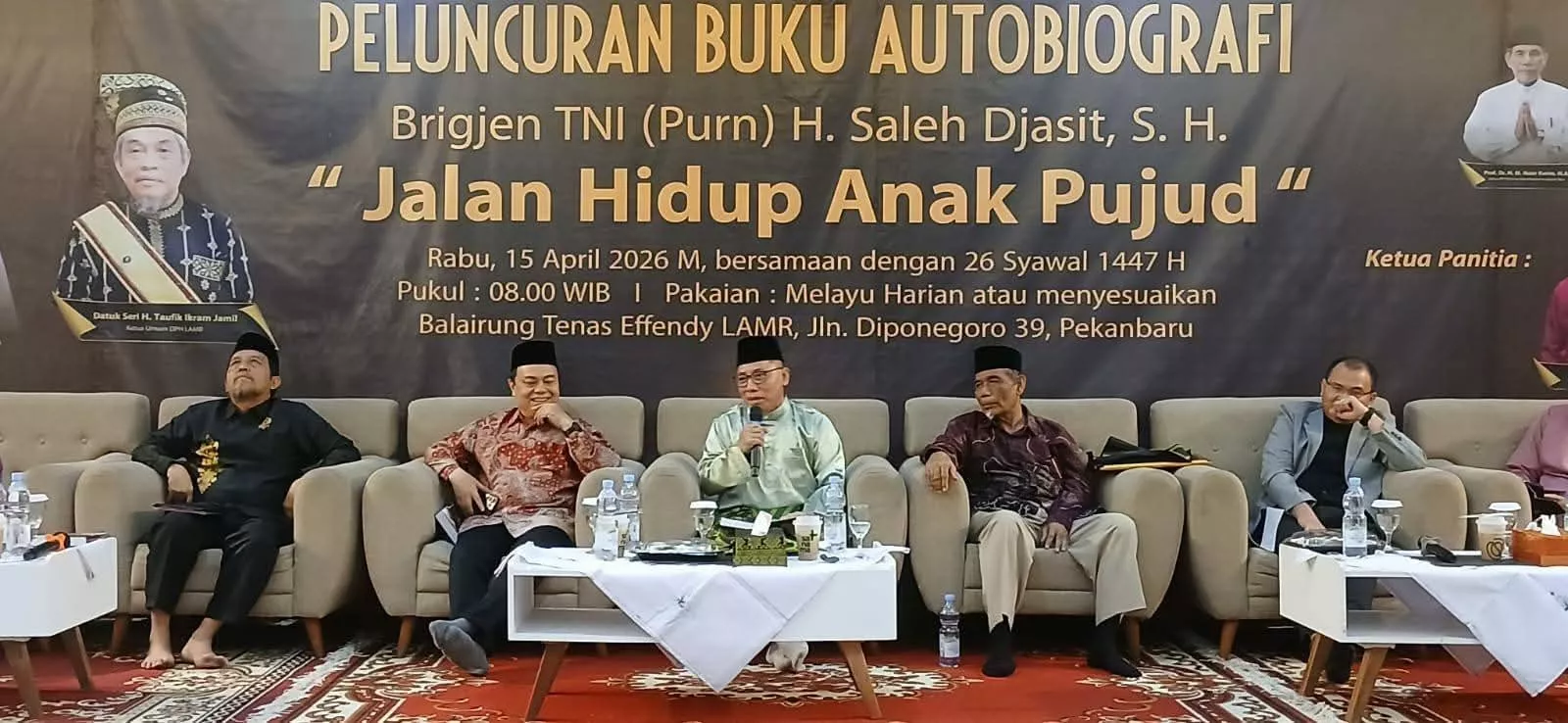 Saleh Djasit Luncurkan Buku Autobiografi Jalan Hidup Anak Pujud, Ikram Jamil: Memperkuat Akar Literasi Daerah