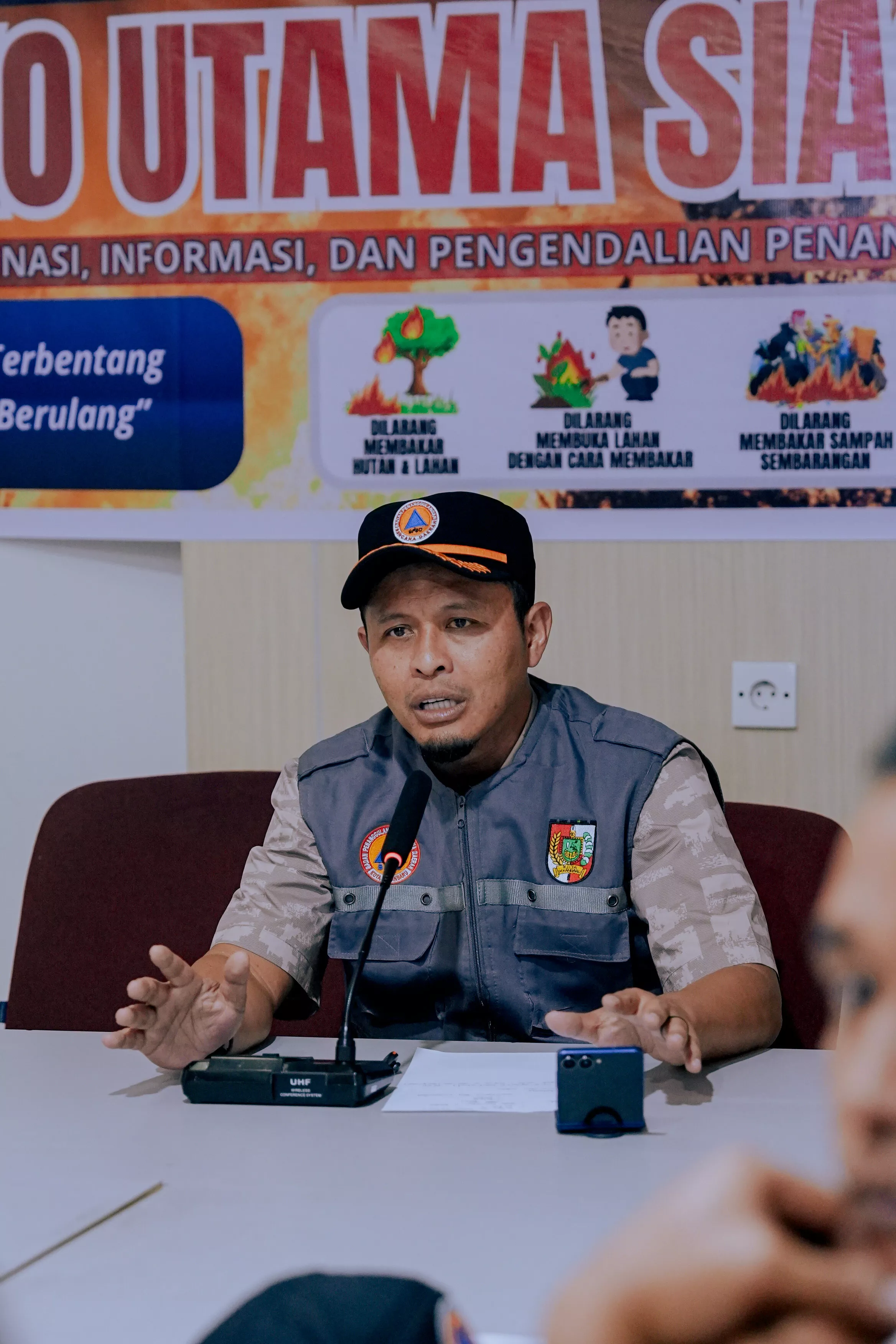 Walikota Pekanbaru Terbitkan SE Pelaksanaan Salat Istiqasa Serentak, Bersujud Memohon Hujan dan Keselamatan Petugas Pemadam Api se-Indonesia