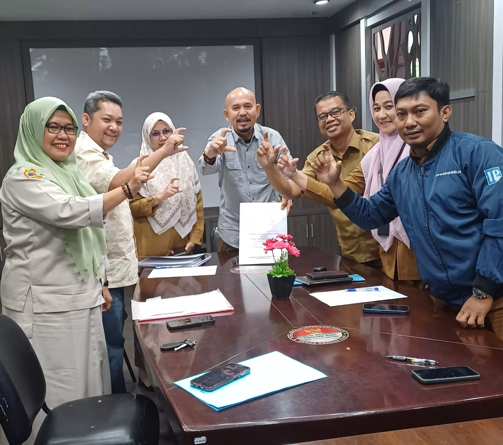 Mediasi Sengketa Informasi Disdik Riau dan Zonny Hundri Capai Kesepakatan