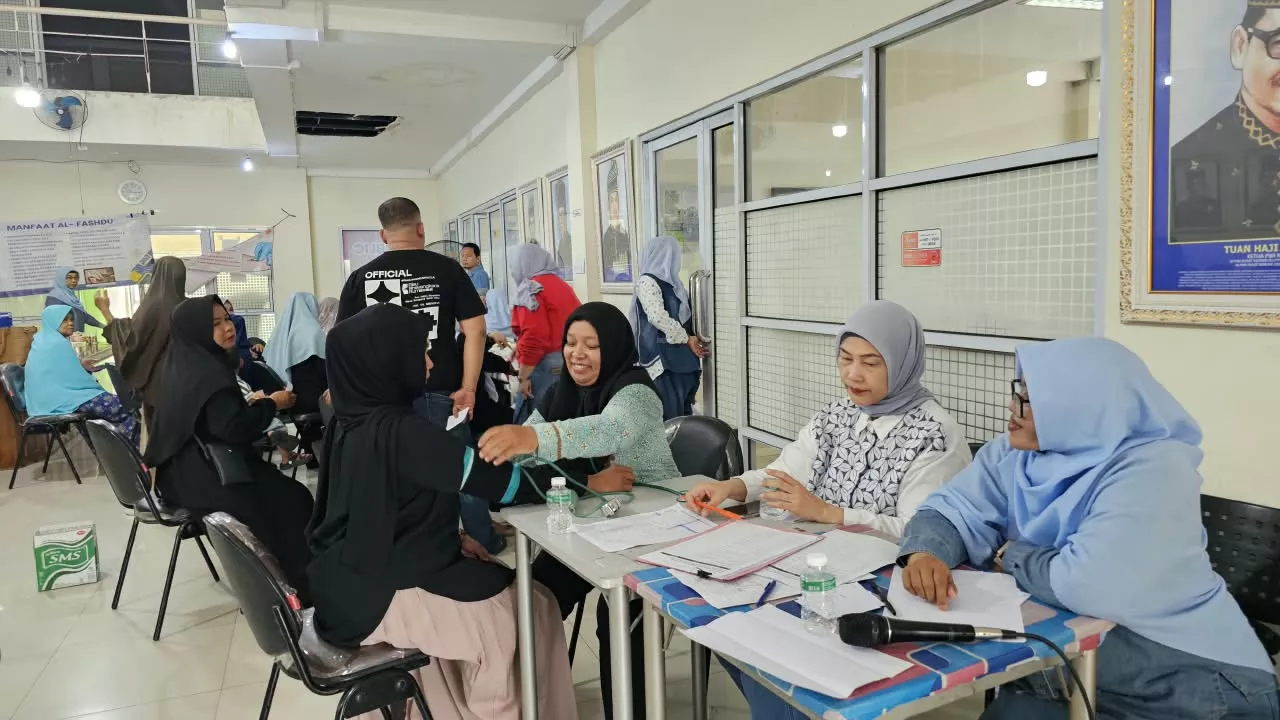 IKWI Riau Gelar Baksos Layanan Terapi Akupunktur dan Fashdu