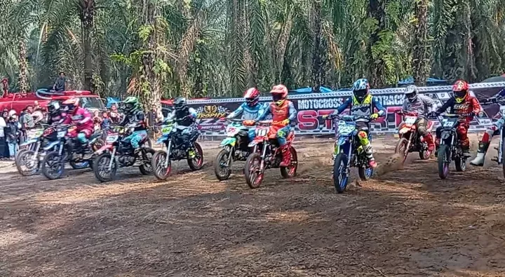 Muara Jaya Bergemuruh! Trophy Iza Motor Hadirkan Adu Skill dan Sportivitas Pembalap