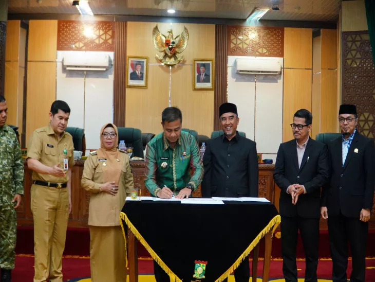 Ketua DPRD Kampar Ahmad Taridi Pimpin Paripurna KUA-PPAS 2027