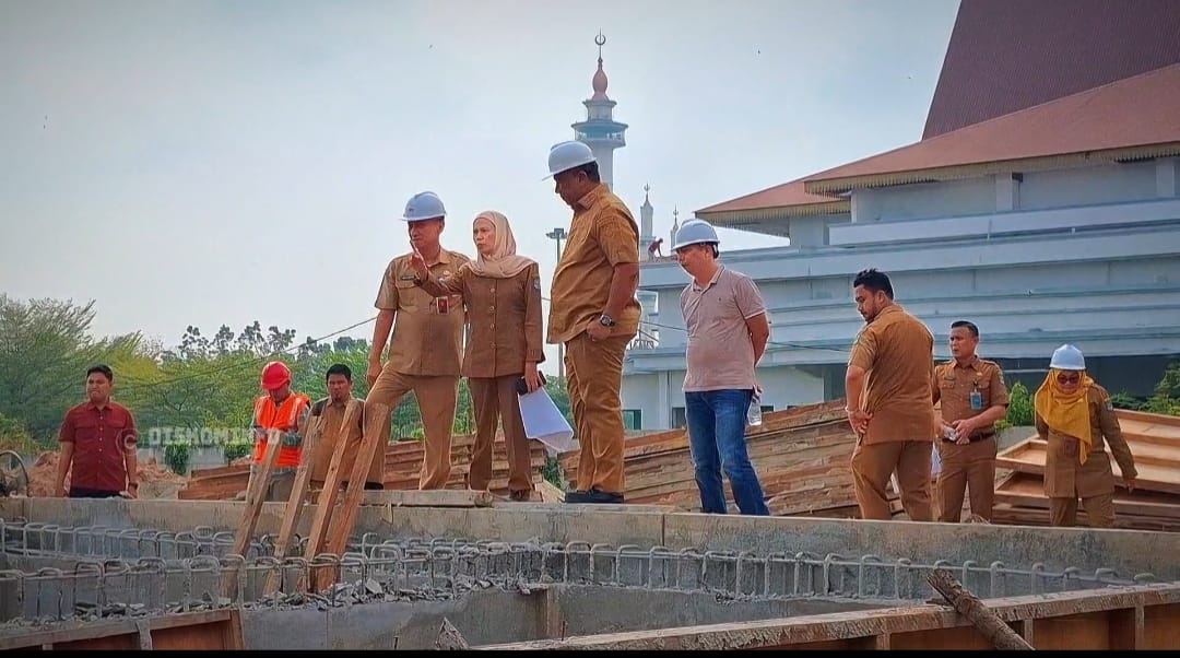 Bupati Anton Sidak Gedung DPRD Rohul soroti mutu pekerjaan MEP