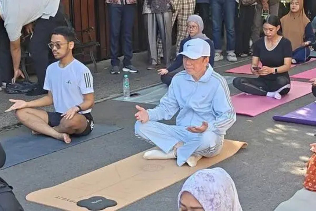 Jokowi Rutin Yoga di Solo, Ini Manfaatnya Bagi Kesehatan