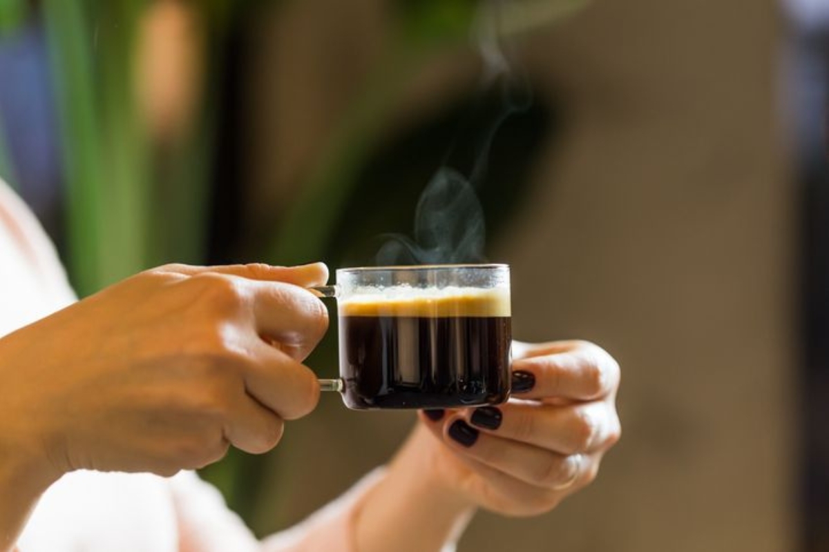 Panduan Tepat Menikmati Kopi Agar Fokus dan Tidur Tetap Nyenyak