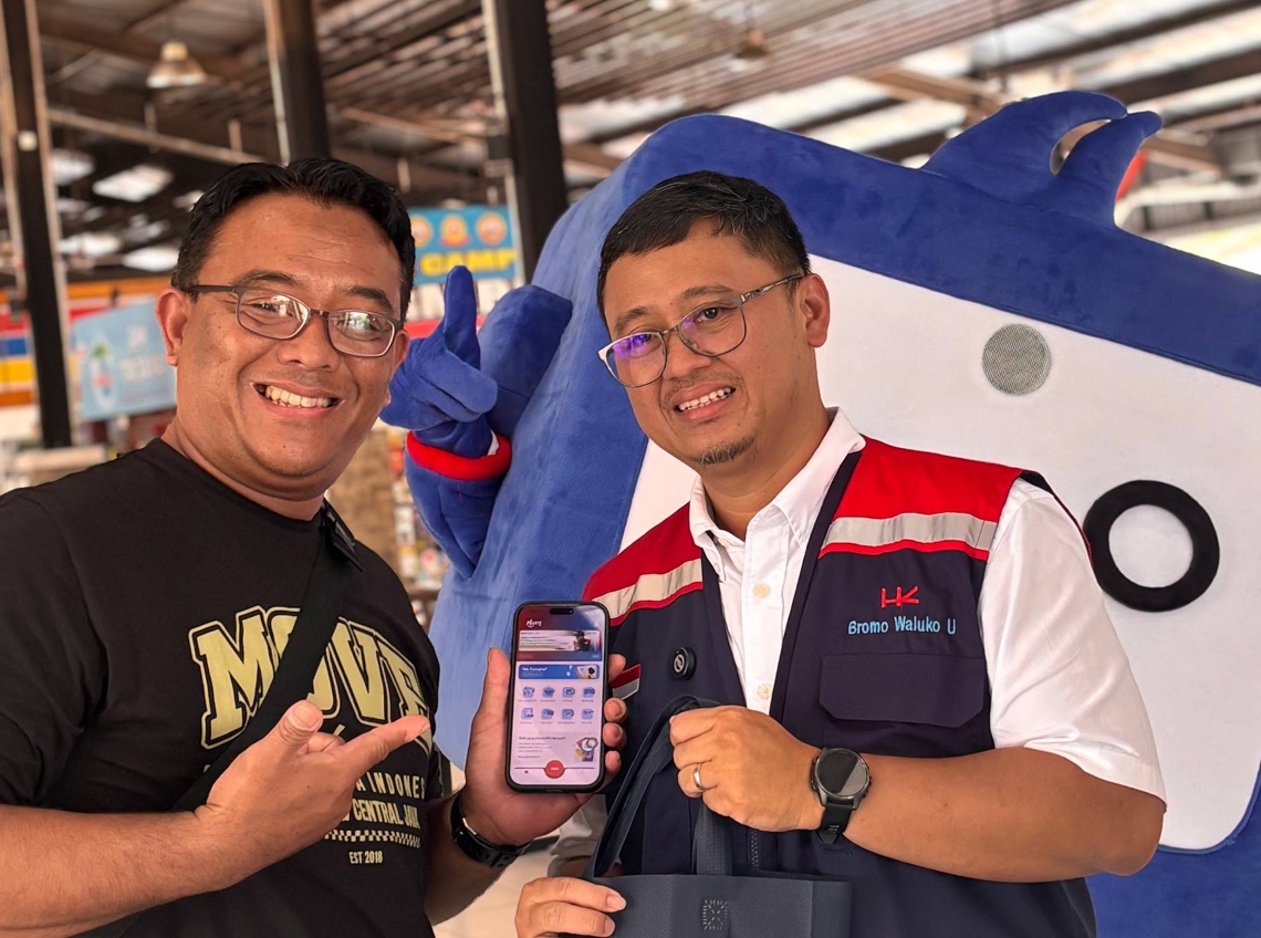Hutama Karya Bagikan Merchandise dan Layanan Kesehatan Gratis