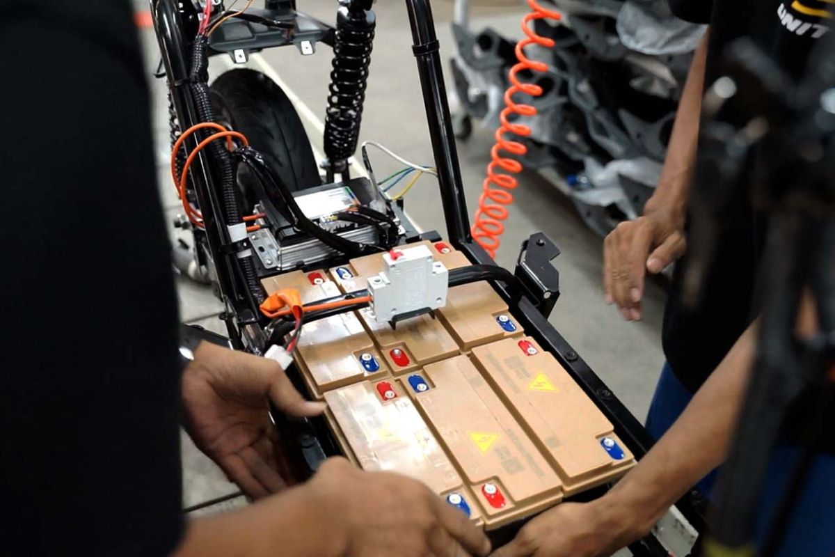 Solusi Hemat Baterai Motor Listrik Drop, Tak Perlu Buru-buru Ganti
