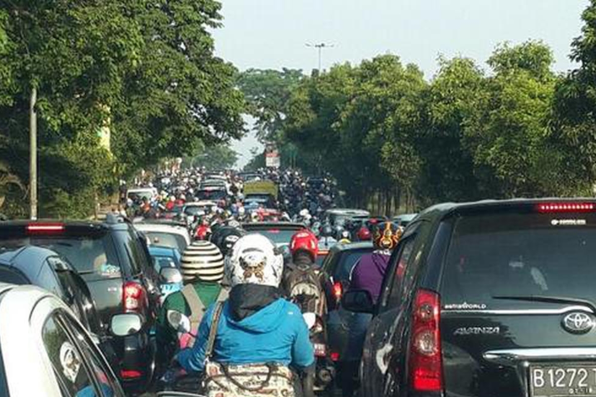 Pagi Ini, Arus Lalu Lintas Pancoran Menuju Semanggi Macet Parah