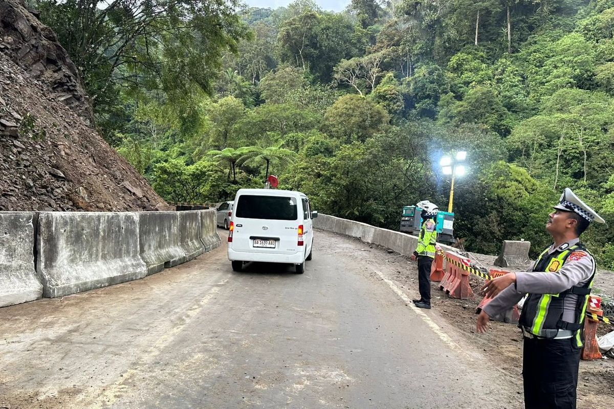 Pembersihan Selesai, Jalur Lembah Anai Kembali Dibuka Normal
