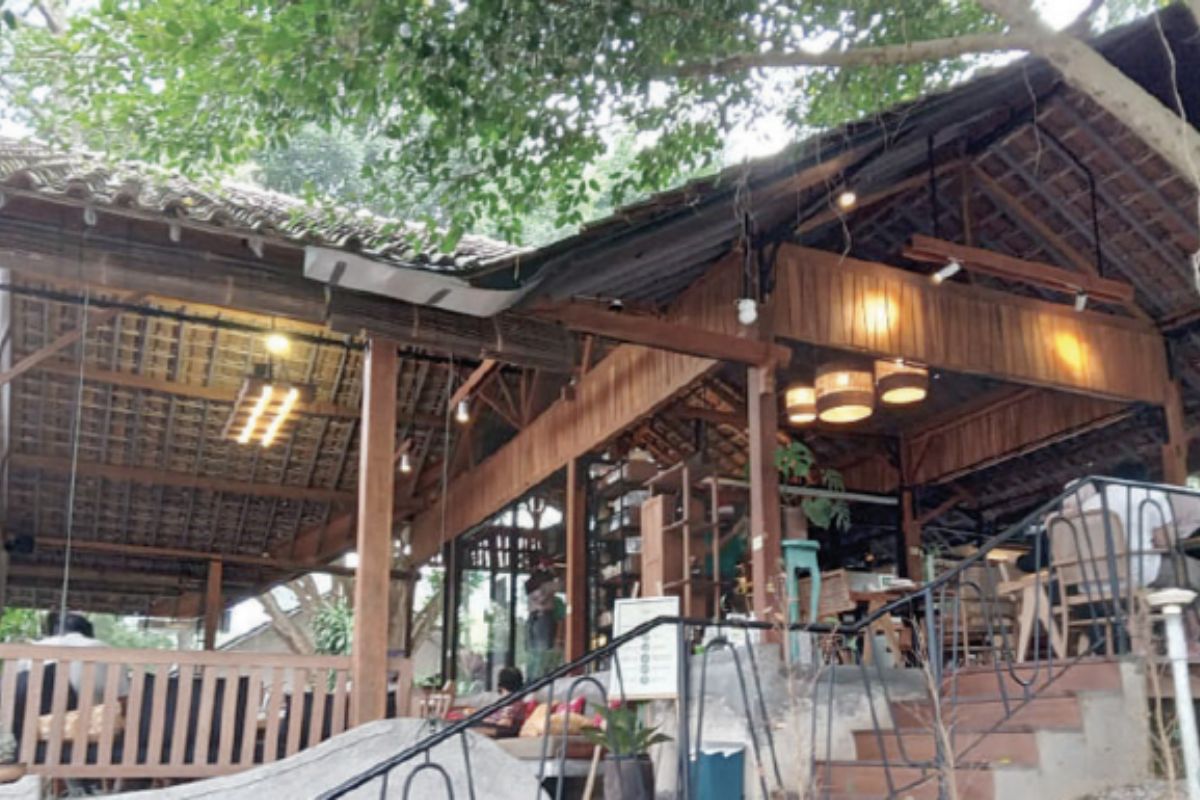 5 Tempat Ngopi Klasik Legendaris di Semarang Berusia Seabad
