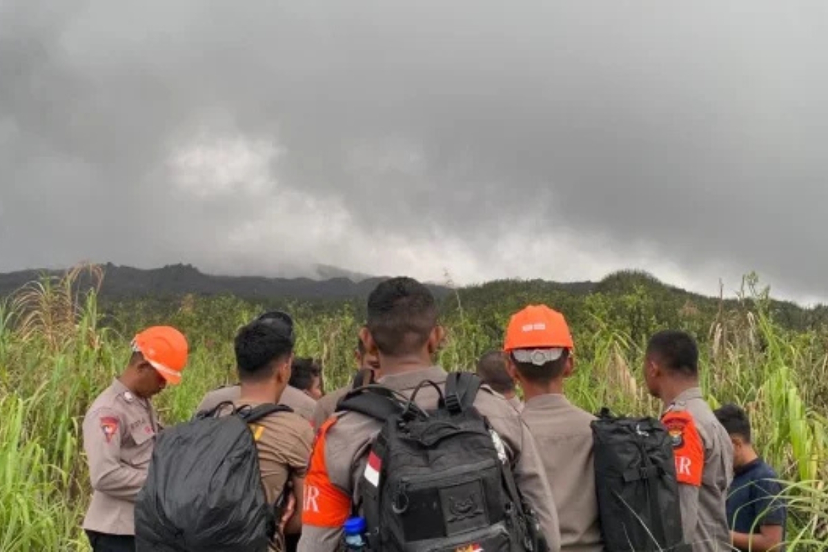 Evakuasi Korban Erupsi Gunung Dukono: 3 Tewas dan 17 Selamat