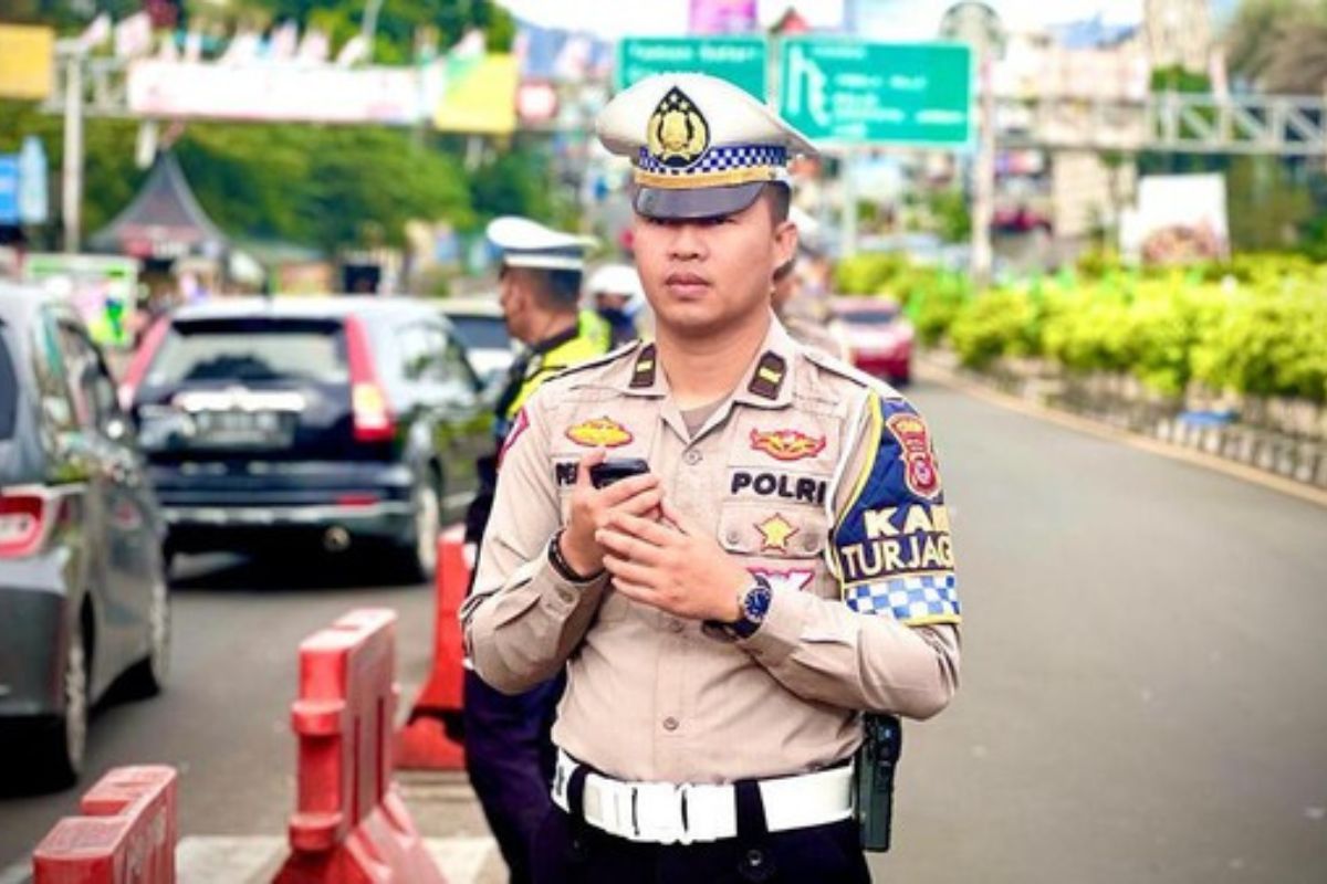 Puncak Bogor Padat Pagi Ini, Polisi Terapkan One Way Arah Atas