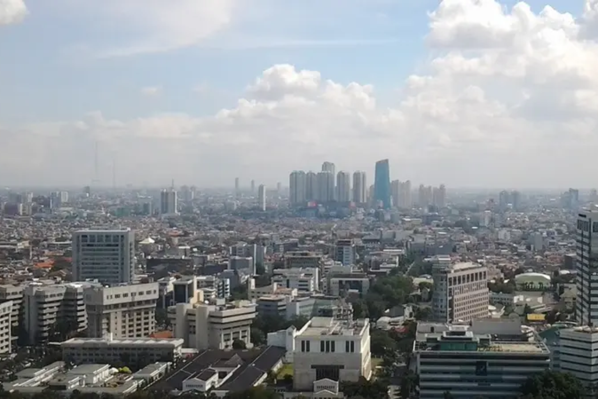 Jakarta Diprakirakan Berawan Hari Ini, Suhu Siang Tembus 34 Derajat Celcius