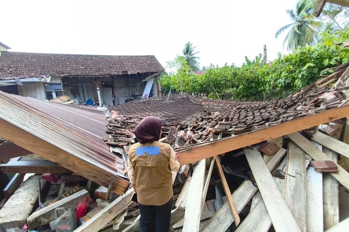 Wagub Sulteng Pastikan Layanan Kesehatan Pasca-gempa M 6,7 Normal