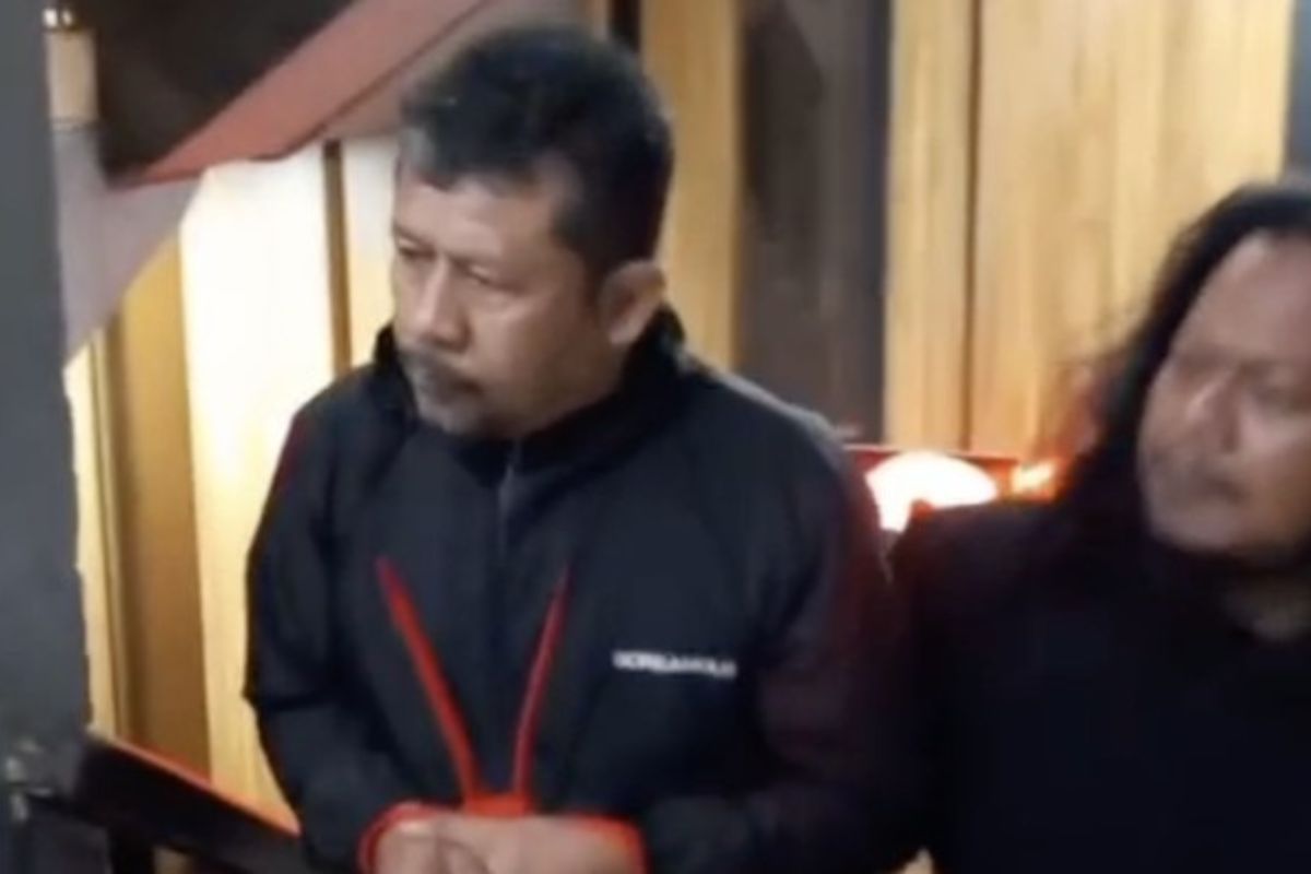 Sopir Sigra Ngamuk dan Rusak Spion Mobil di Tol JORR