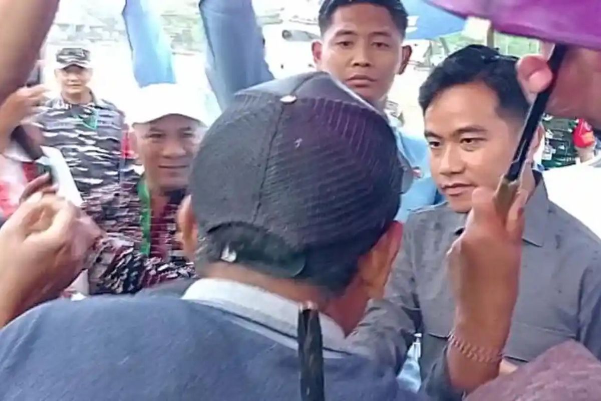 Wapres Gibran Tiba di Rote Ndao, Warga Tetap Antusias Meski Hujan