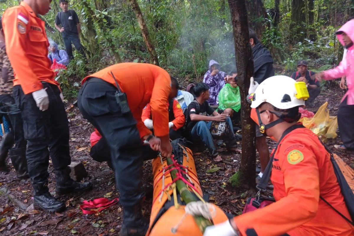 Tragedi Gunung Monrolo: 5 Pendaki Tersambar Petir, 1 Meninggal Dunia