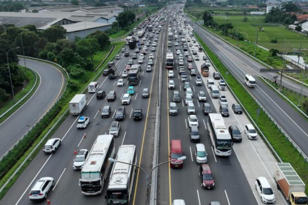 Imbas Kecelakaan dan Contraflow, Sejumlah Titik Tol Jakarta Macet Pagi Ini