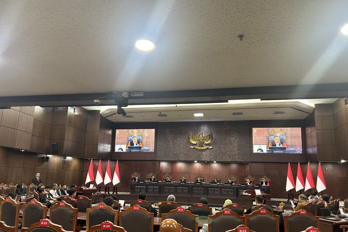 MK Kabulkan Cabut Uji UU APBN MBG dan LHKPN Presiden Rp2,066 Triliun