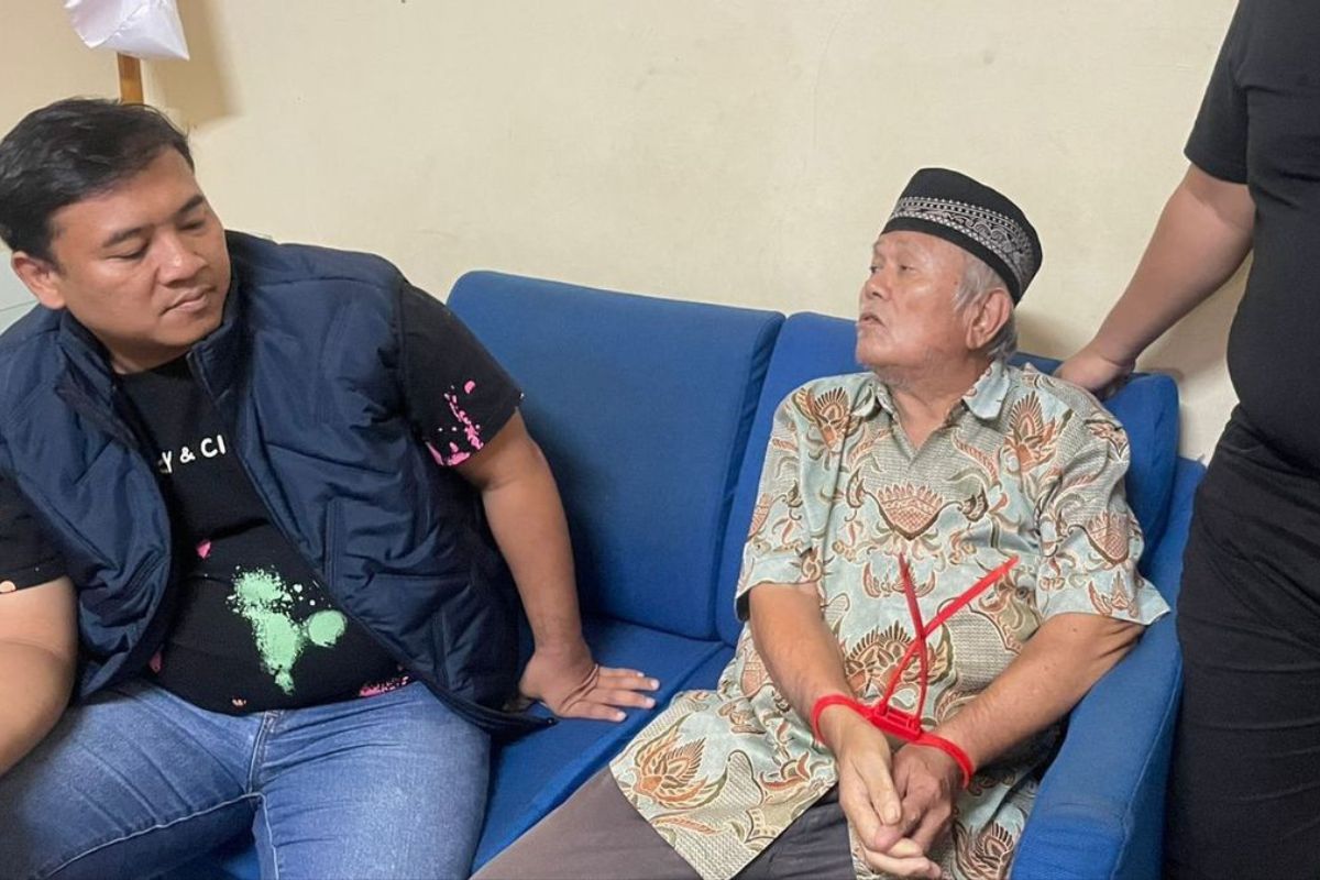 Dendam Kesumat, Lansia Tusuk Mantan Istri di Resepsi Nikah Anak