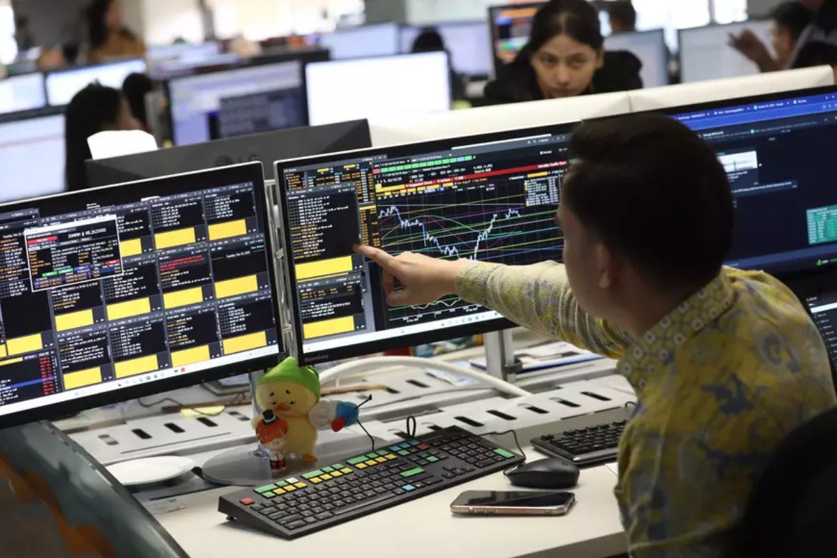 IHSG Fluktuatif, Saham Dividen Jadi Pilihan Tepat Investor Pemula