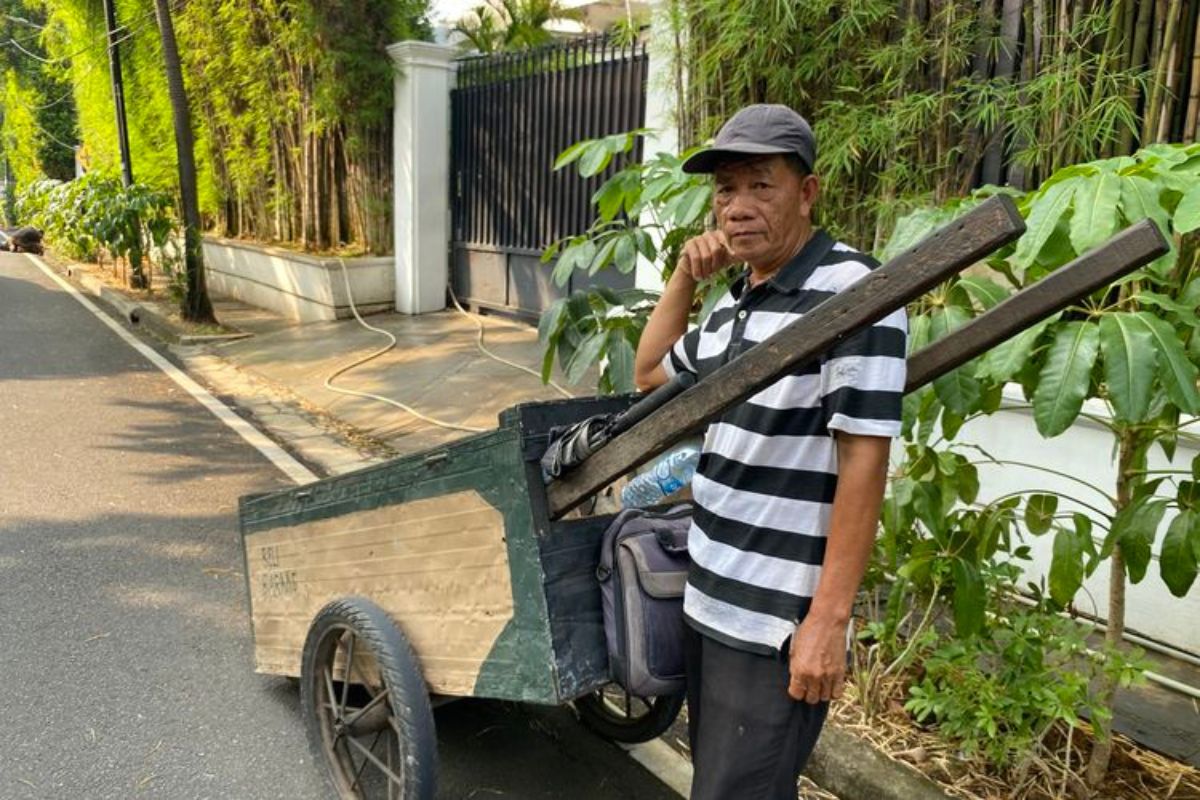 Kisah Nurman, Petani Bengkulu yang Lebarkan Jalan demi Cegah Celaka